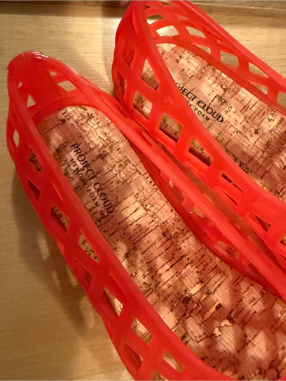 Project Cloud Red Translucent Jellies Size 9 - Picture 4 of 6